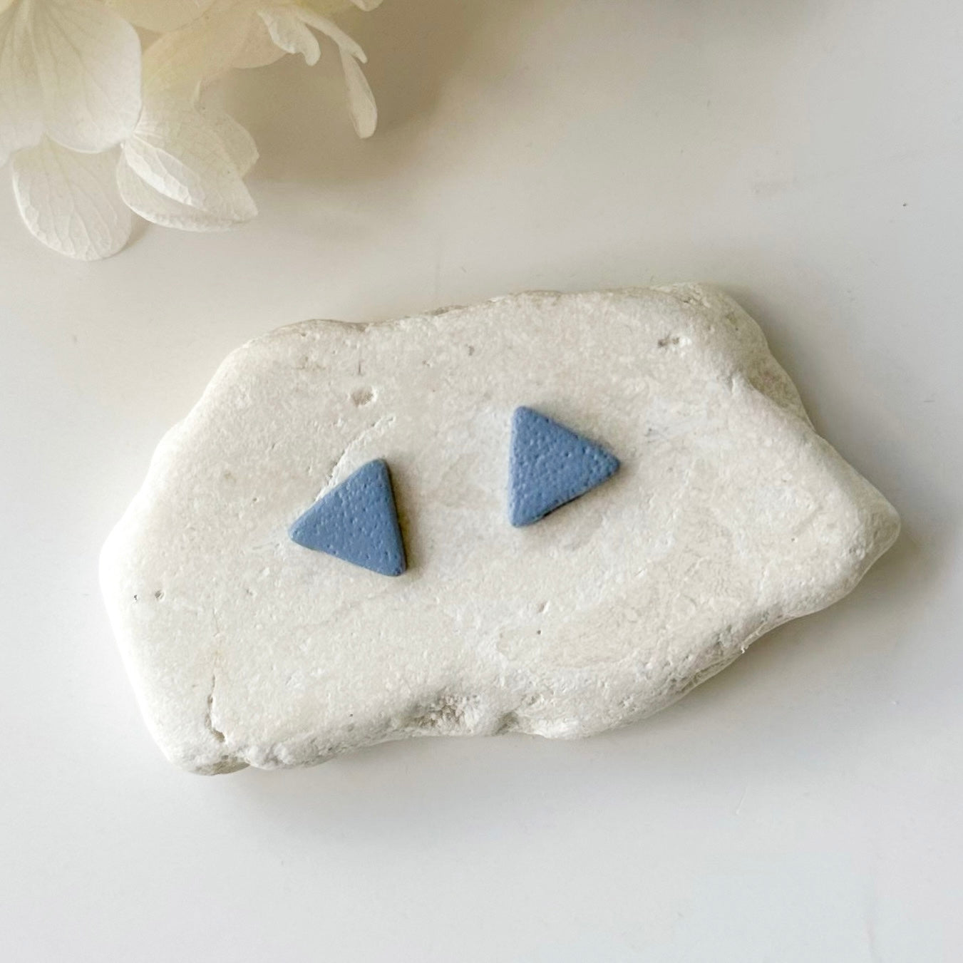 Splendor Mini Triangle Studs