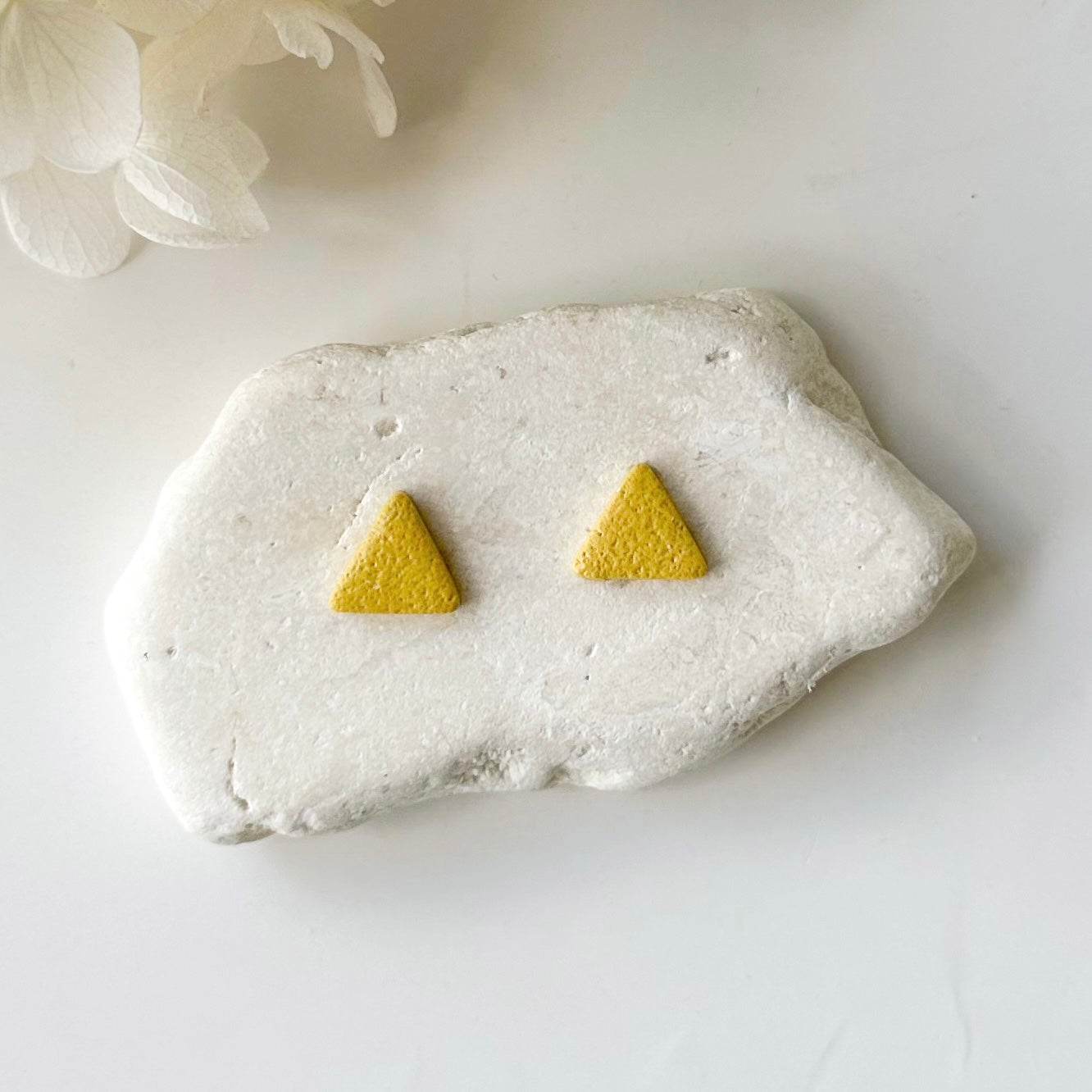Splendor Mini Triangle Studs